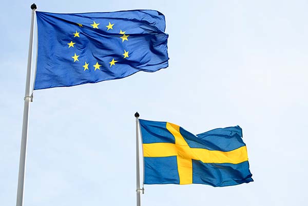 EU-flaggan och Svenska flaggan