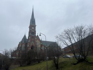Oscar Fredriks kyrka i mulet väder