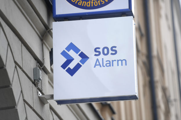Skylt utanför SOS Alarms larmcentral.